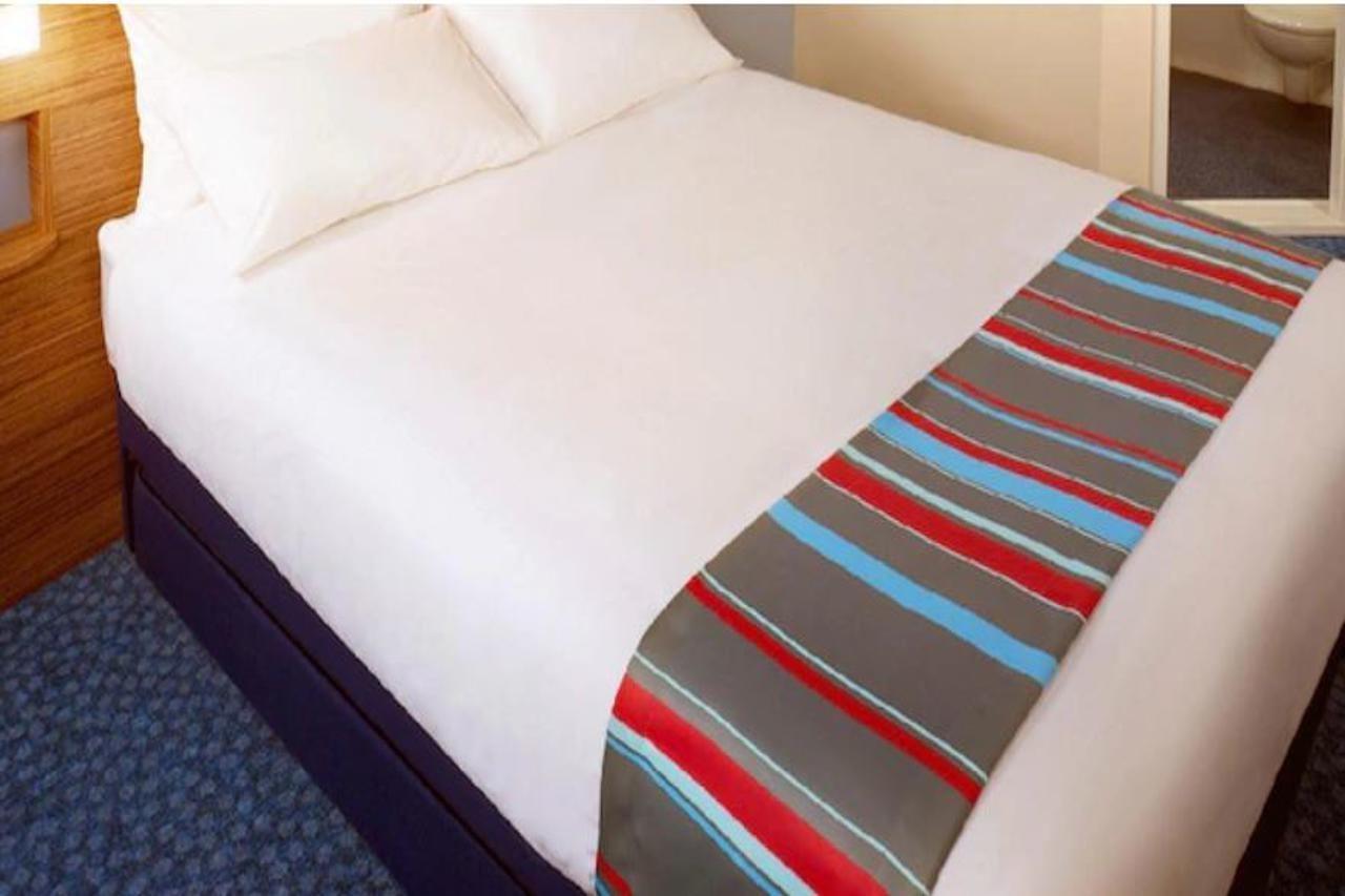 Travelodge Bracknell Esterno foto